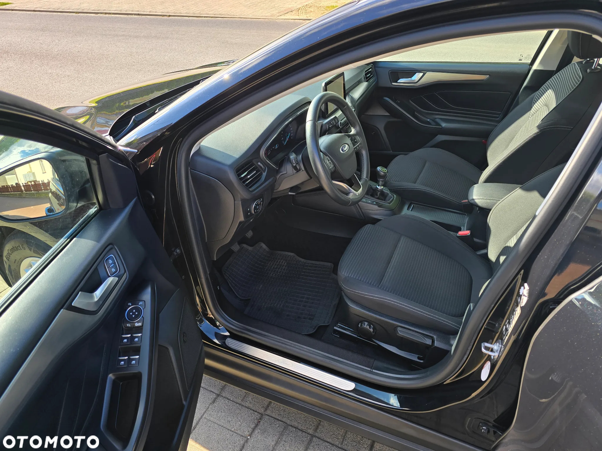 Ford Focus 1.0 EcoBoost Titanium Business - 17