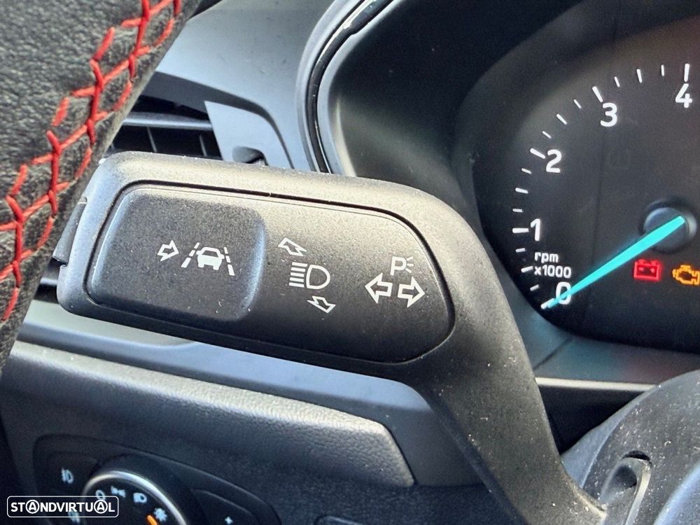 Ford Focus SW 1.0 EcoBoost ST-Line X - 38