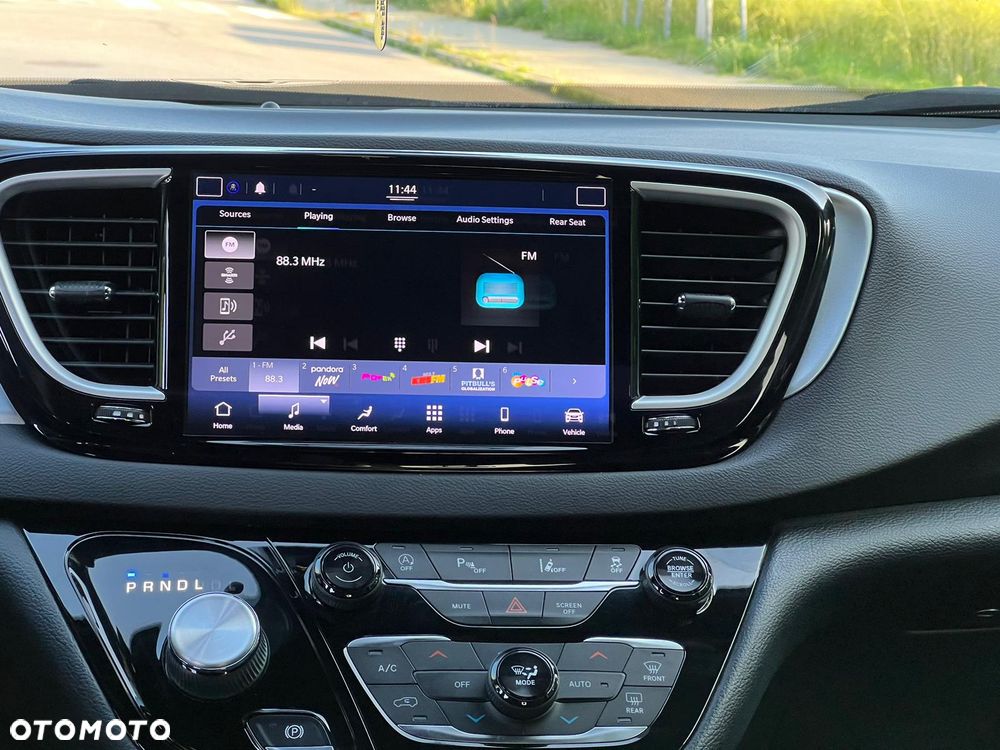 Chrysler Pacifica - 9