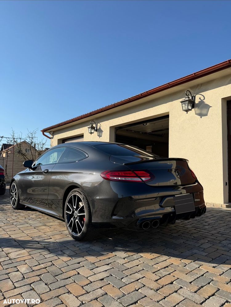 Mercedes-Benz C 300 4MATIC Aut. - 3
