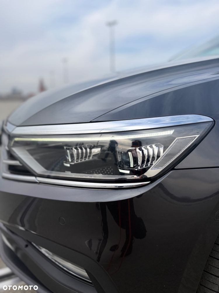 Volkswagen Passat - 12