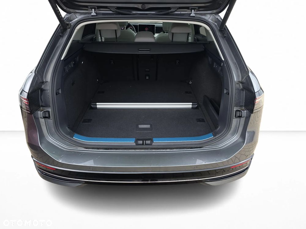 Volkswagen Passat Variant 1.5 TSI EVO Elegance DSG - 11