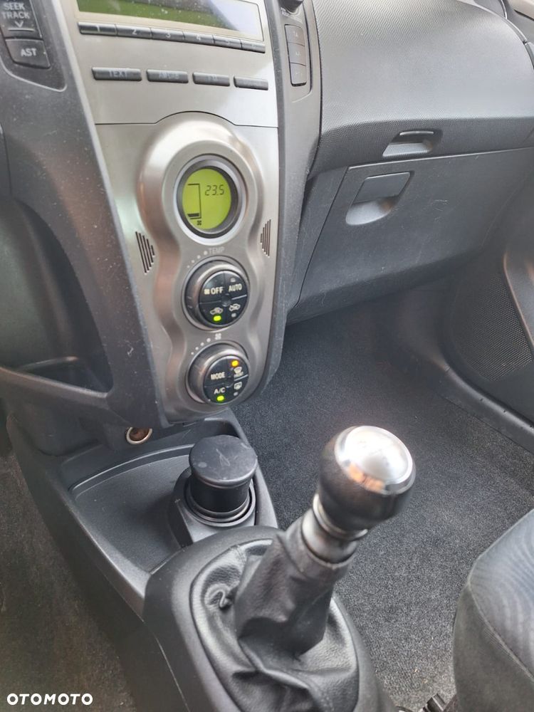 Toyota Yaris 1.4 D-4D Luna A/C - 11