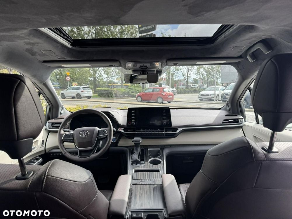 Toyota Sienna - 16