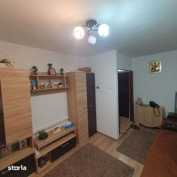 Vand apartament 2 camere decomandat — fotografia 1