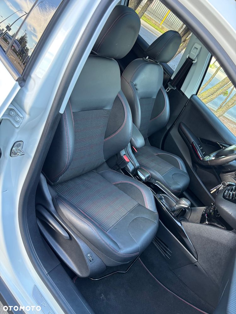 Peugeot 2008 PureTech 110 Stop&Start EAT6 GT-Line Edition - 32