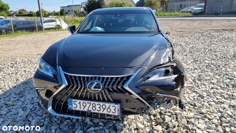 Lexus ES 300h Style Edition - 7