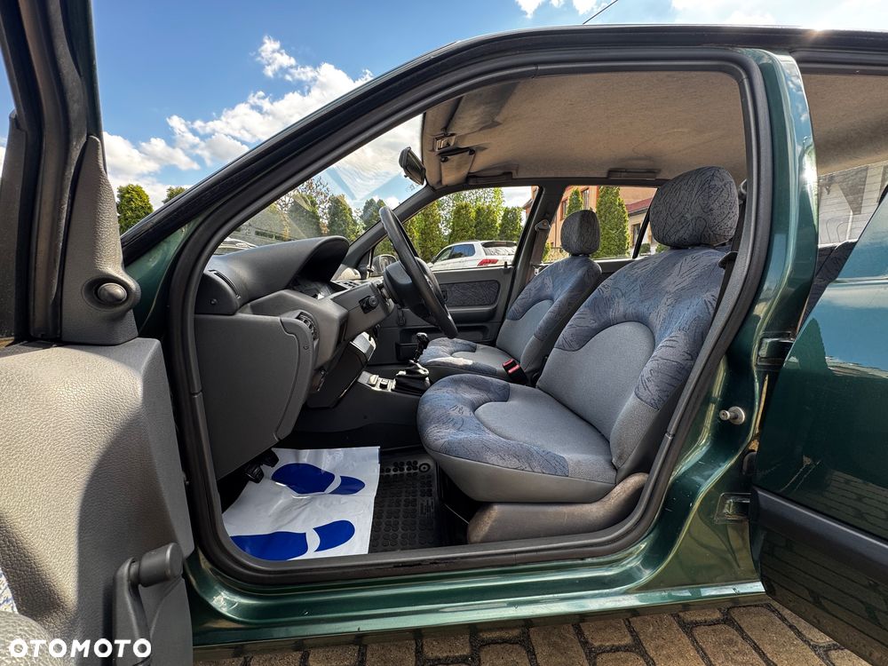 Renault Clio 1.2 - 17