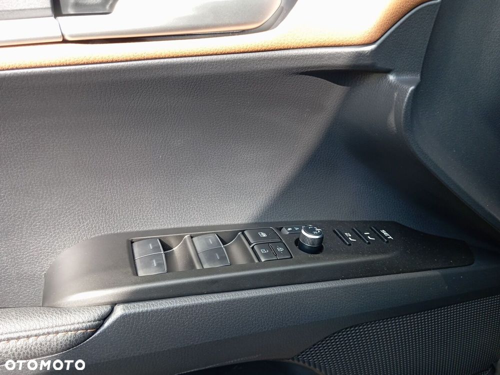 Toyota Camry - 20