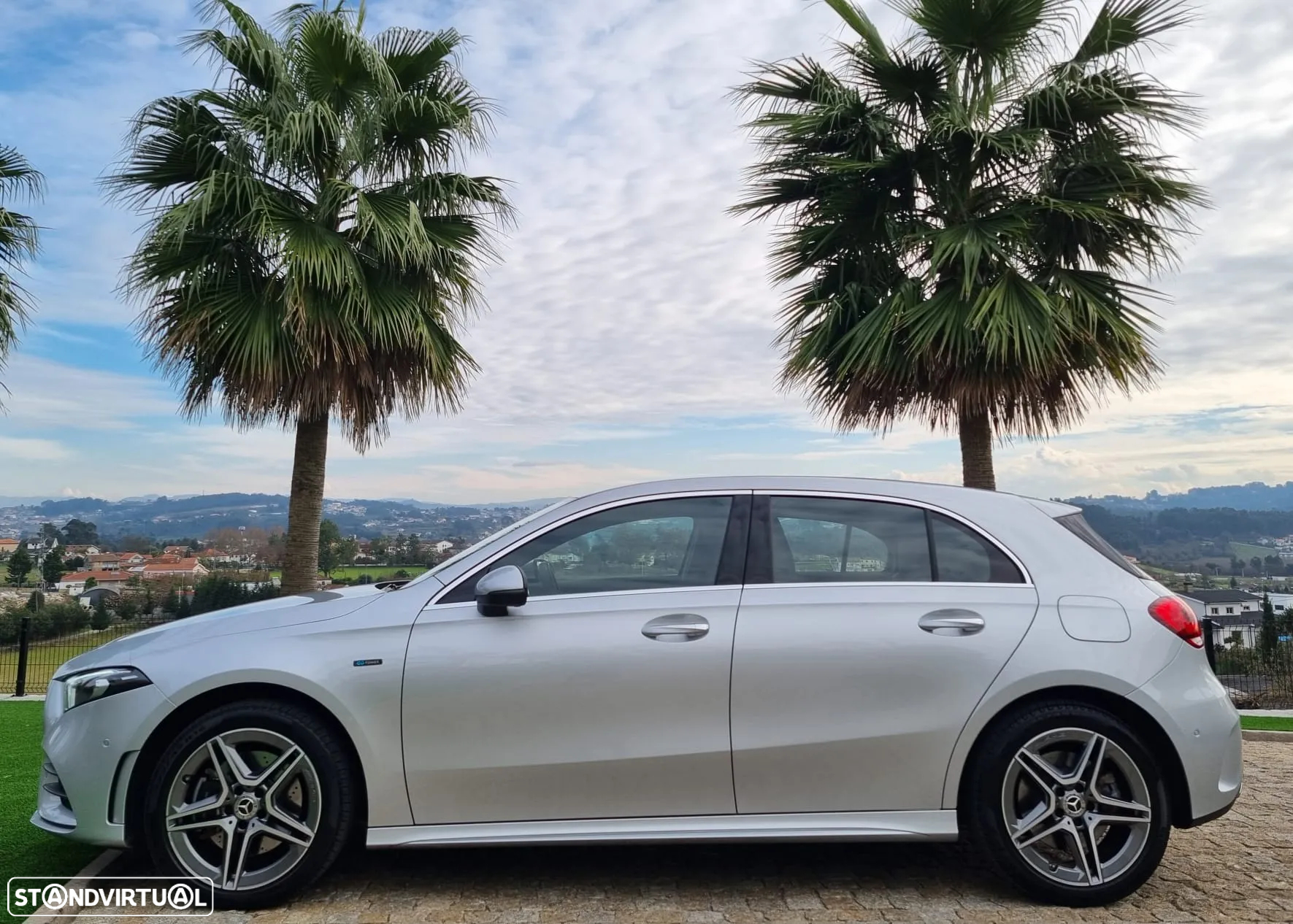 Mercedes-Benz A 250 e AMG Line - 18