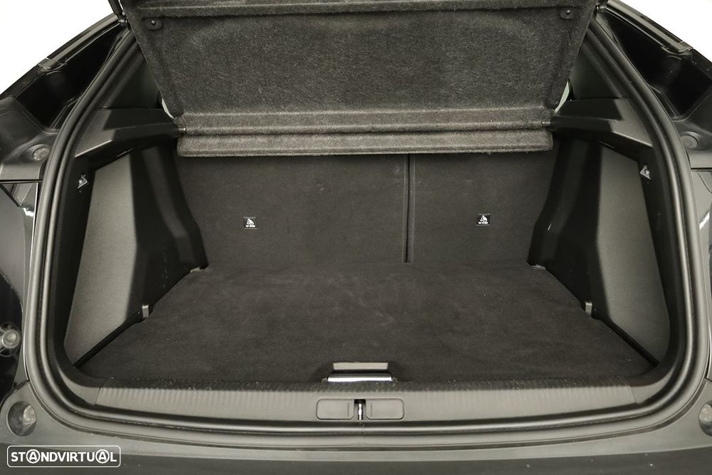 Peugeot 2008 1.2 PureTech Allure EAT8 - 22