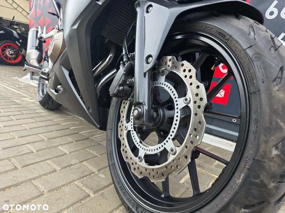 Honda CBR - 28