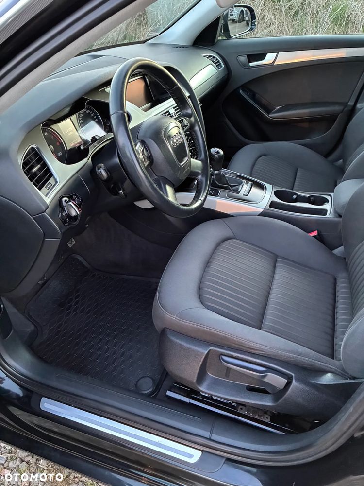 Audi A4 Limousine - 14