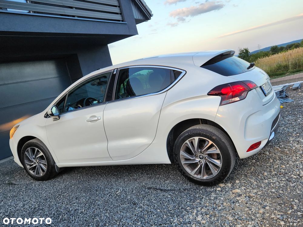 Citroën DS4 HDi 165 SoChic - 32