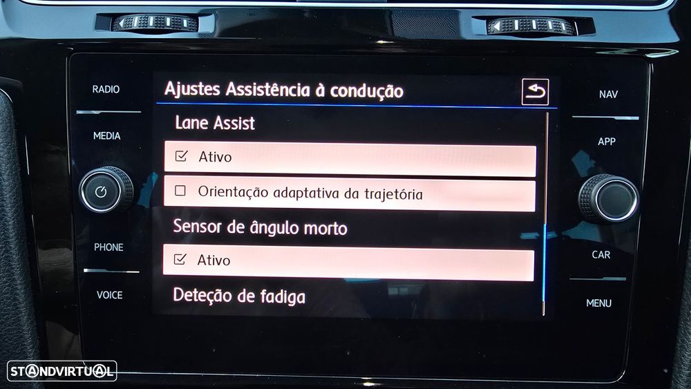 VW Golf Variant 1.6 TDi SCR IQ.DRIVE - 31