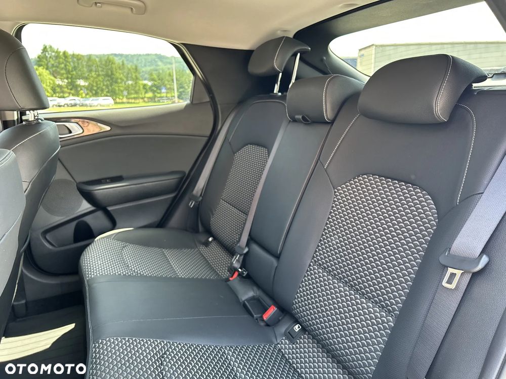 Kia XCeed 1.6 T-GDI Business Line DCT - 17