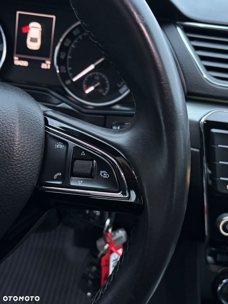 Skoda Superb 2.0 TDI DSG Premium Edition - 17