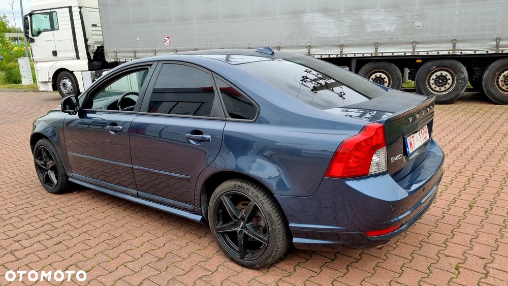 Volvo S40 D4 R-Design - 9