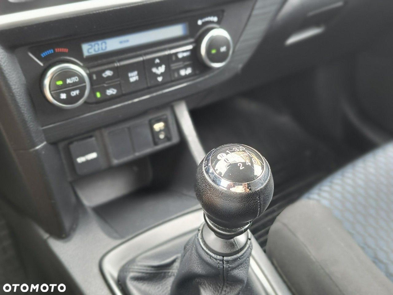 Toyota Auris 1.4 D-4D Comfort - 19