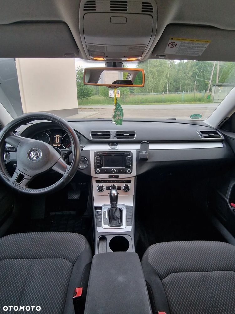 Volkswagen Passat 2.0 TDI Comfortline DSG - 8
