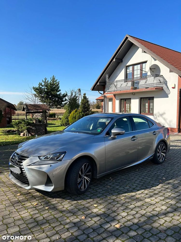 Lexus IS 300h Executive Line - 26