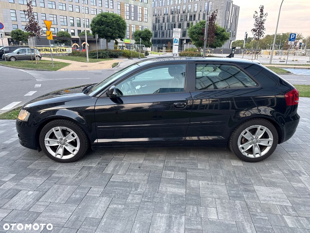 Audi A3 Sportback 2.0 TDI Ambiente - 2
