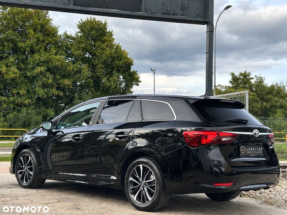 Toyota Avensis Touring Sports 1.8 Team Deutschland - 22