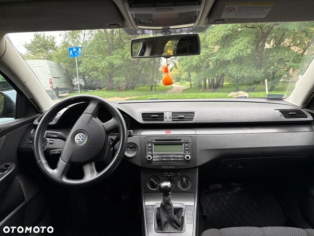 Volkswagen Passat 1.9 TDI Trendline - 10