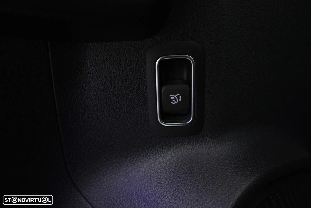 Mercedes-Benz GLA 180 d AMG Line - 28