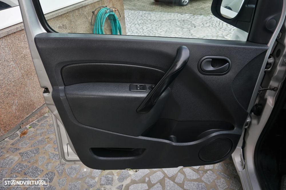 Renault Kangoo MAXI 1.5 DCI 3L IVA DEDUTIVEL - 10