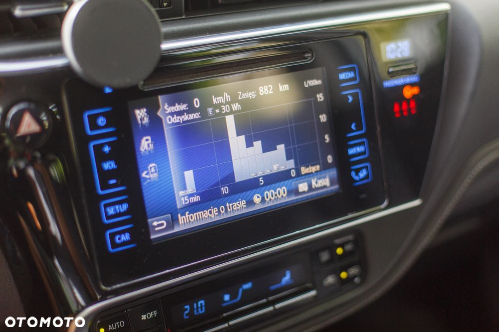 Toyota Auris Hybrid 135 Active - 21
