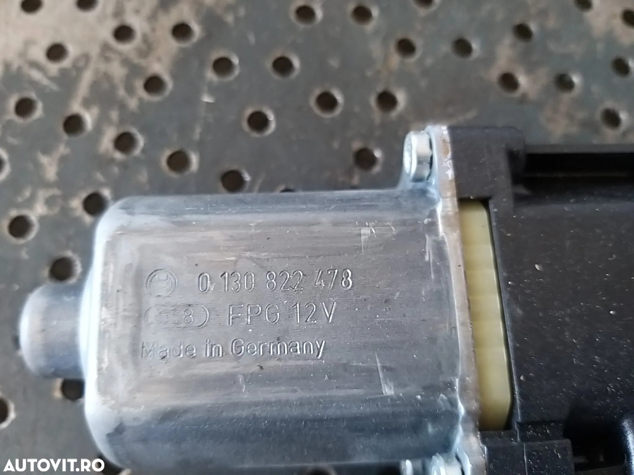 Motoras macara dreapta fata renault scenic 3 0130822478 807302741r 915943200 916834200 - 2