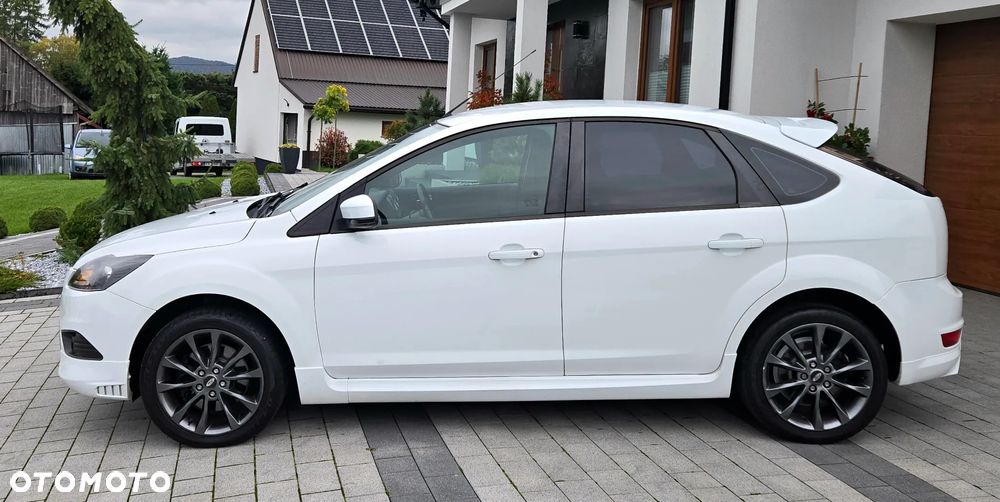 Ford Focus 2.0 16V Titanium - 10