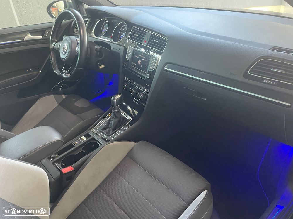 VW Golf R 2.0 TSI OPF 4Motion DSG - 11