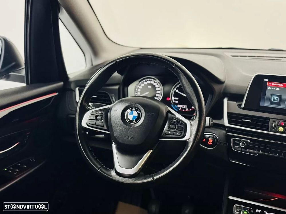 BMW 216 Active Tourer d Line Sport - 32
