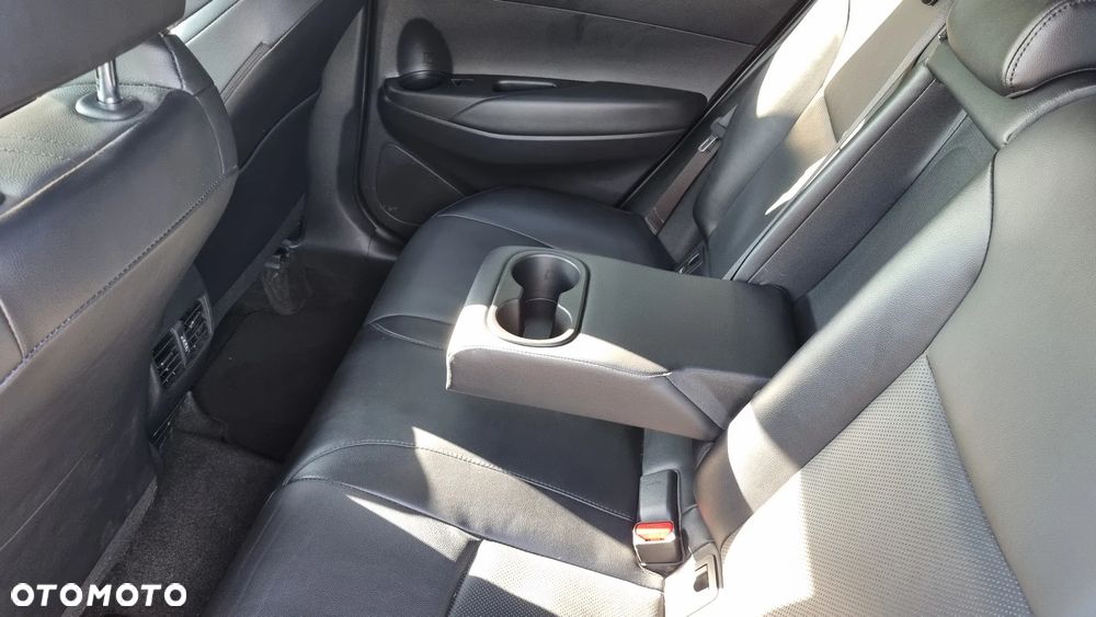 Toyota Corolla Cross - 13