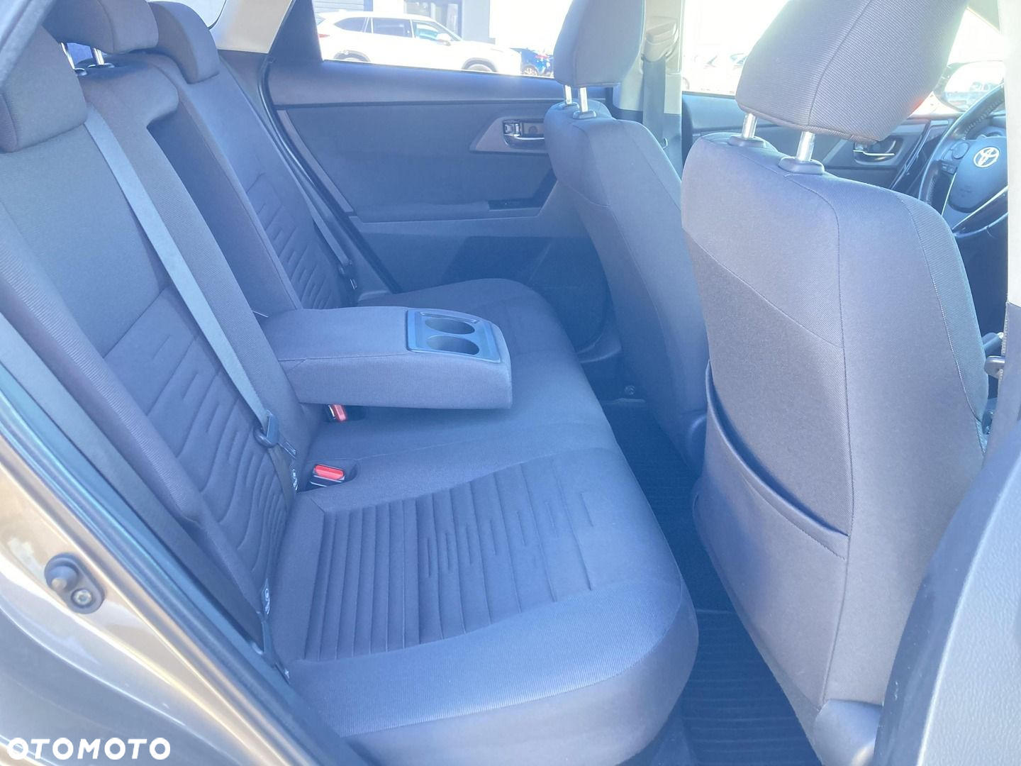 Toyota Auris Hybrid 135 Premium - 24
