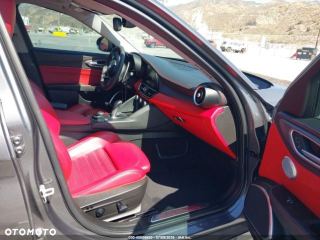 Alfa Romeo Giulia 2.0 Turbo TI Q4 - 5