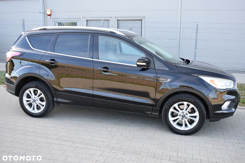 Ford Kuga 2.0 TDCi 2x4 Titanium - 3