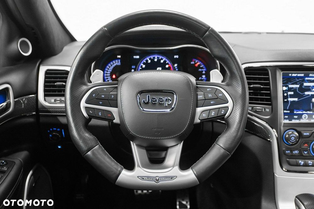 Jeep Grand Cherokee - 24