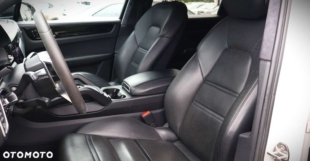 Porsche Cayenne - 14