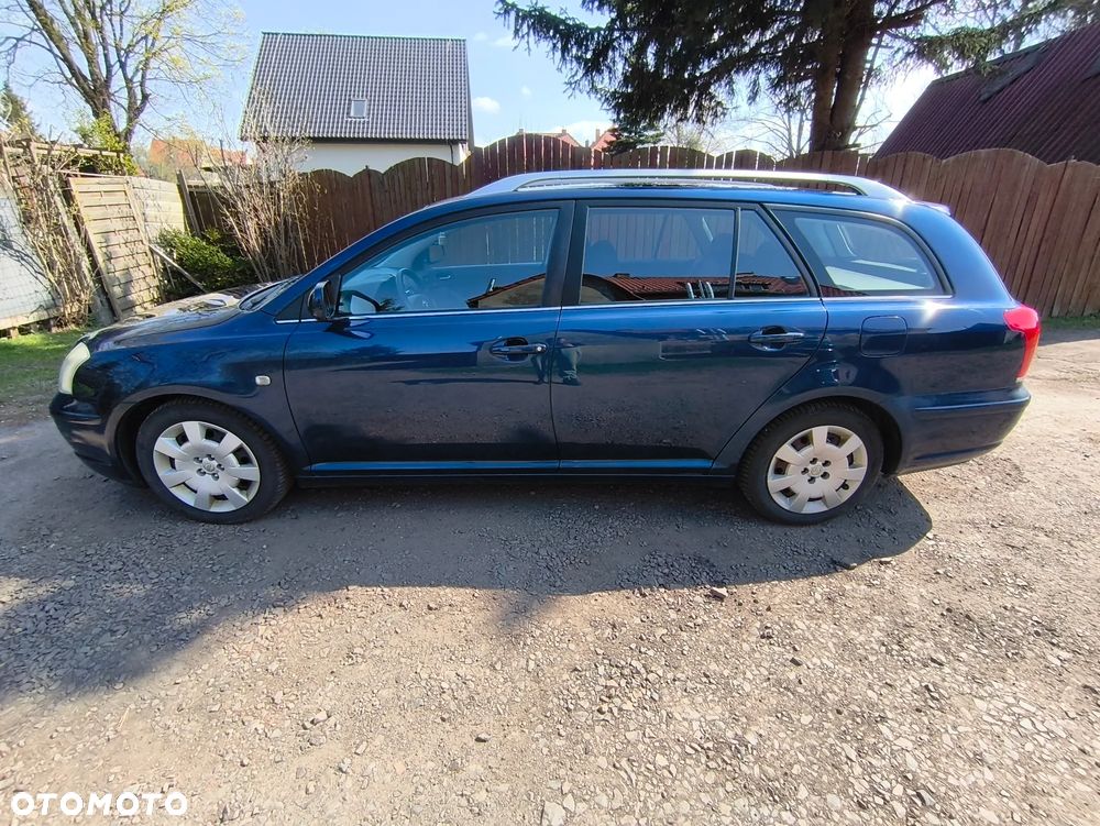 Toyota Avensis 1.8 VVT-i Sol - 4