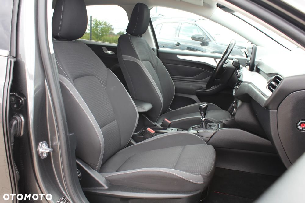 Ford Focus 1.0 EcoBoost STart-Stopp-System TITANIUM - 27