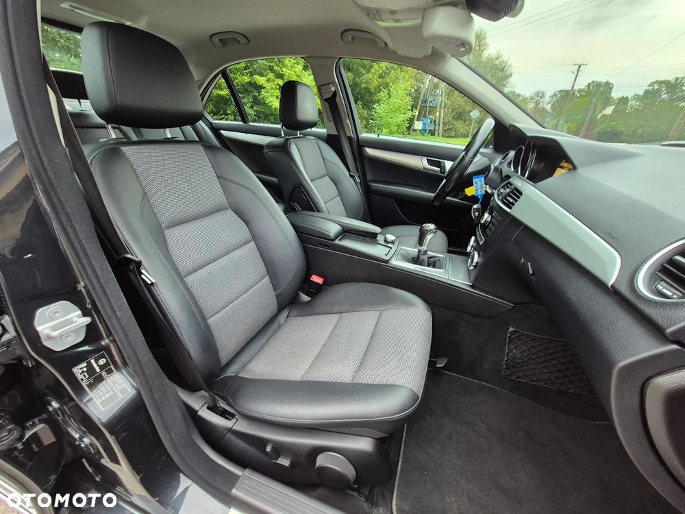 Mercedes-Benz Klasa C 180 BlueEFFICIENCY Avantgarde - 28