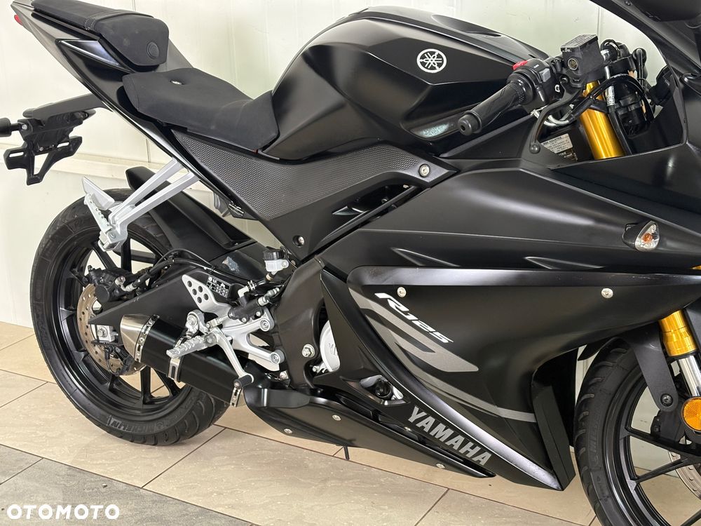 Yamaha YZF - 8