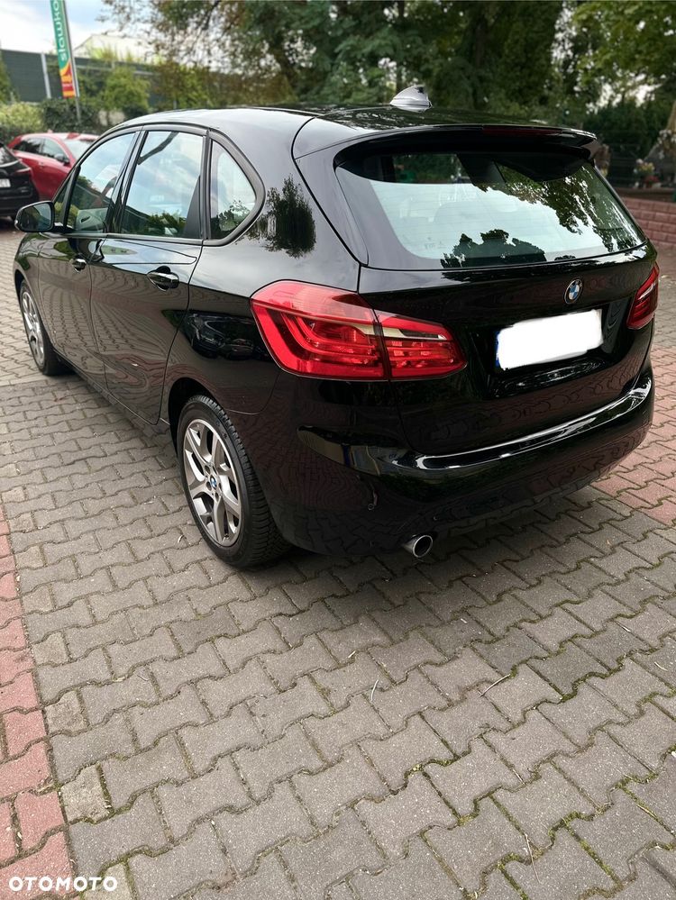 BMW Seria 2 218d - 5
