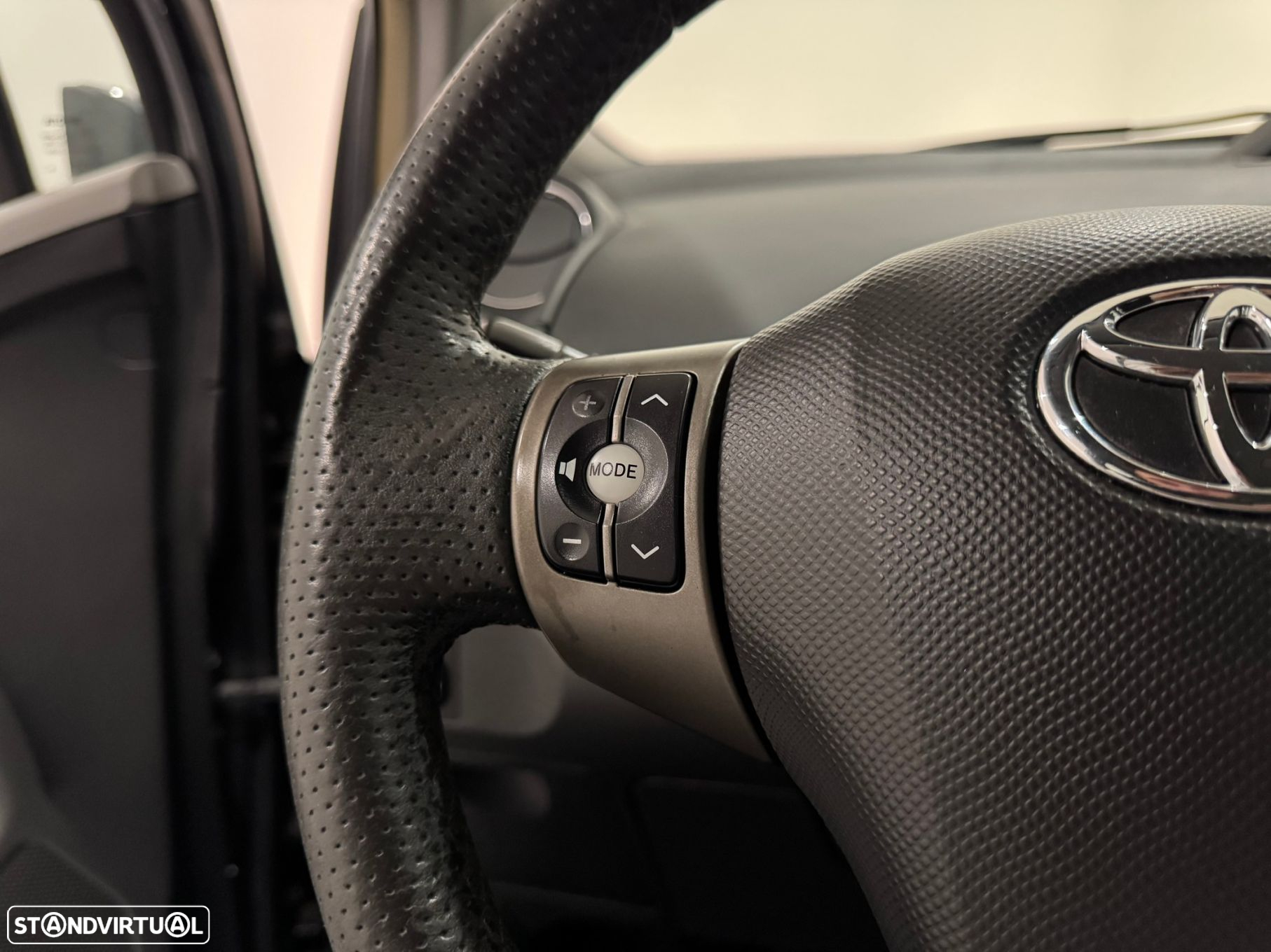 Toyota Yaris - 38