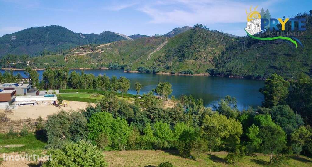 Lote para construção com uma área de 515.600 metros quadrados - Grande imagem: 3/5