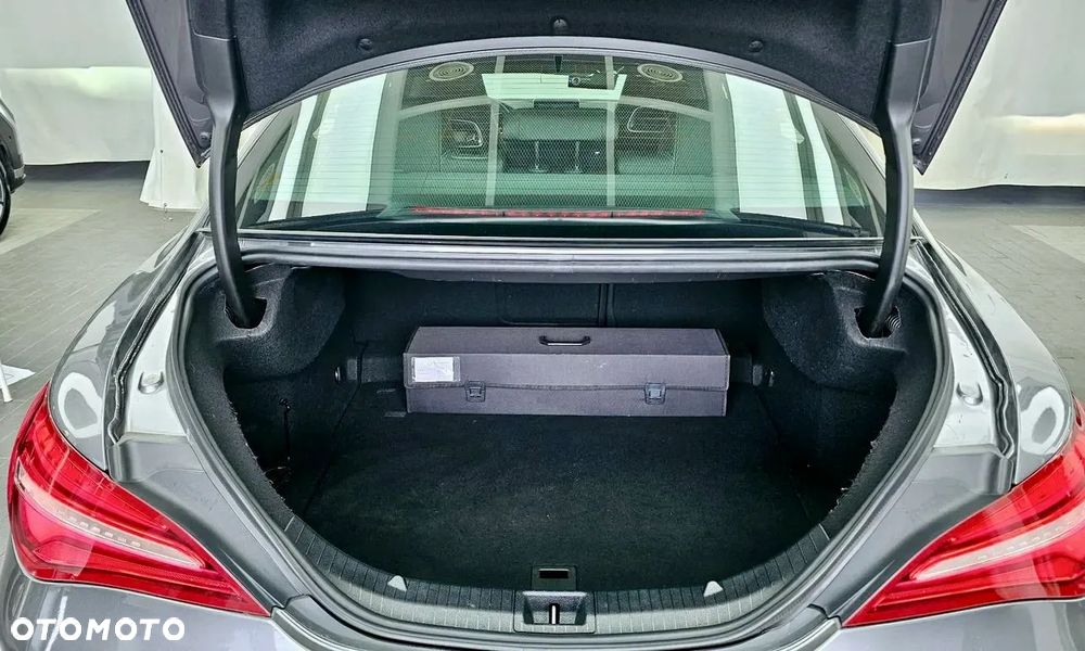 Mercedes-Benz CLA 250 4Matic 7G-DCT - 15