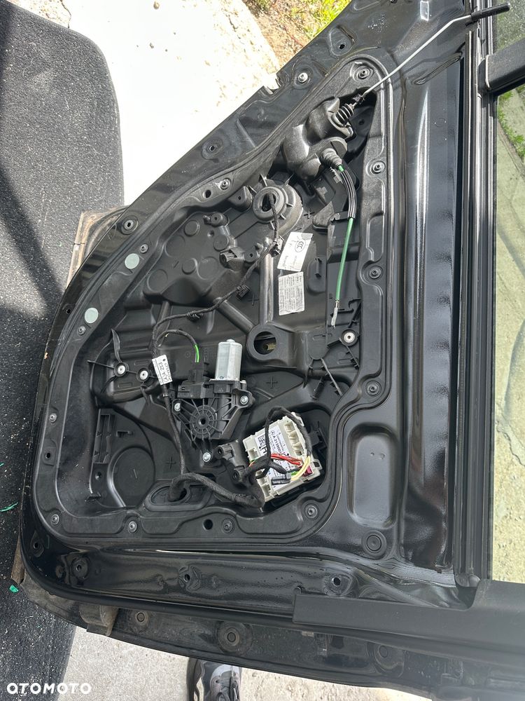 MERCEDES E 213 drzwi  czarne 040  szyba zamek podnośnik  tył przód - 16